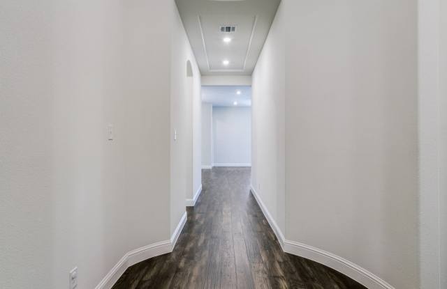 2215 Yorktown Drive Gallery 2