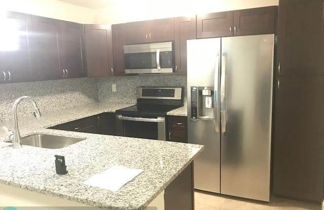8356 N Coral Cir Gallery 2