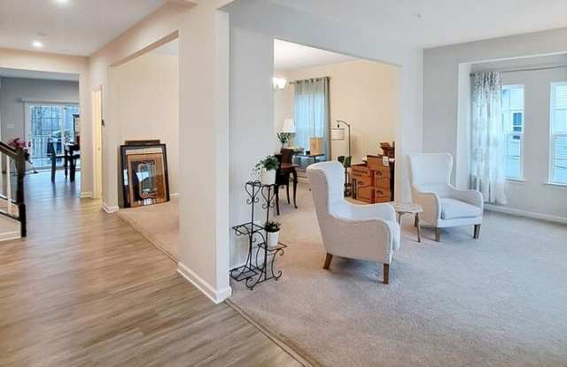 12296 Revolution Court Gallery 4