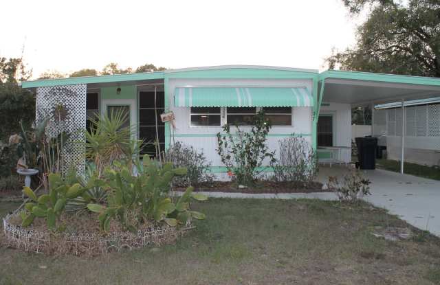 27 Holly Drive - 27 Holly Drive, Tavares, FL 32778 27 Holly Drive - 27 Holly Drive, Tavares, FL 32778