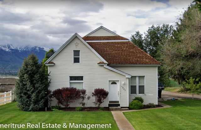 Charming 3 Bed 1 Bath Ranch Home in Rural Spanish Fork photos photos