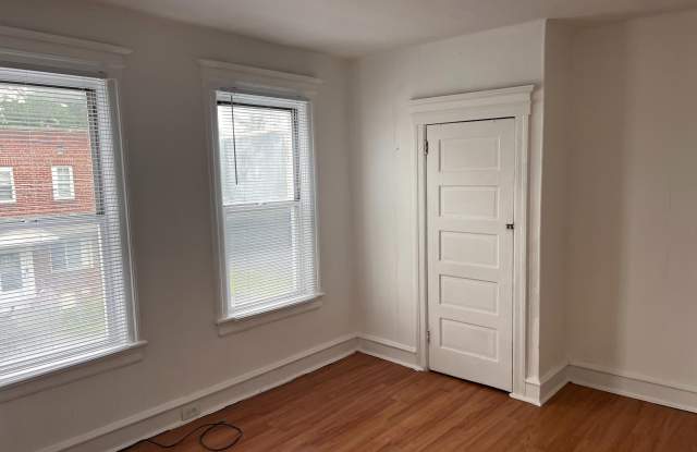 1208 CARL MILLER Boulevard Gallery 2