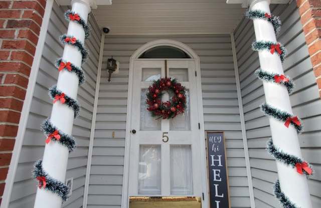 4890 Independence Dr, Unit 5 ~ S&W Townhouse Gallery 3