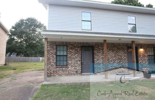 607 Stratford Drive Gallery 2
