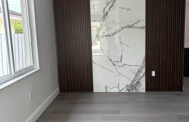 3056 Sw 17th St photos photos