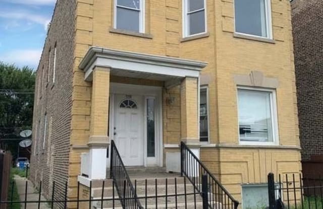 3250 W Polk St 1 - 3250 West Polk Street, Chicago, IL 60624