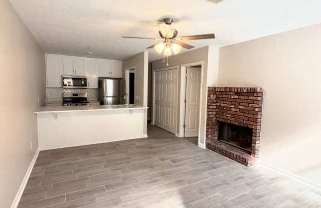 Renovated Duplex Available Now! Gallery 3