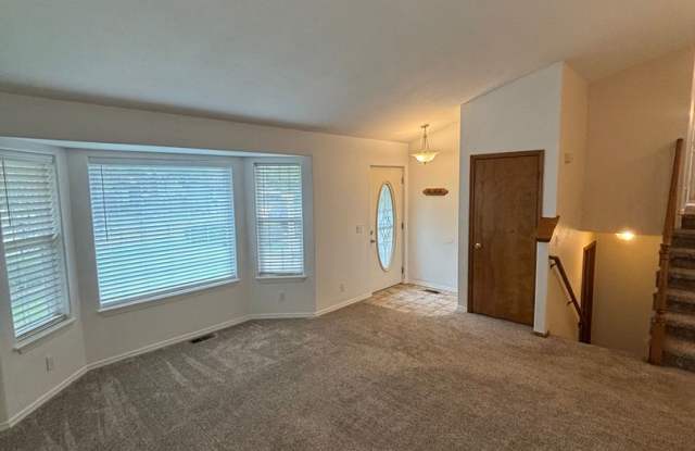 Davis Circle Split Level Home (APP#277) Gallery 4