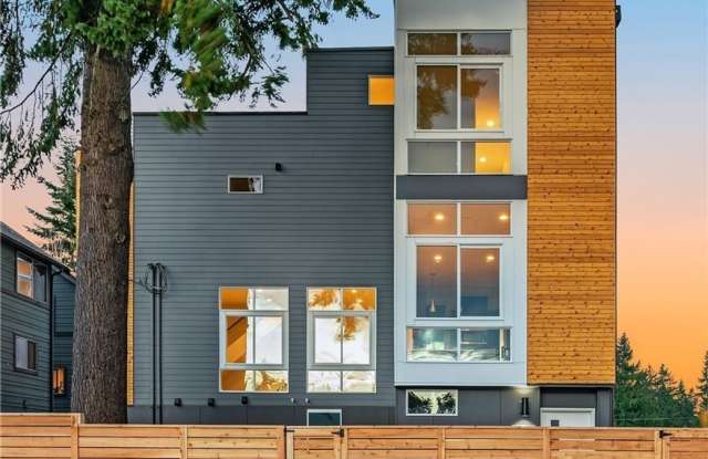 Stunning Lake City Townhome! photos photos