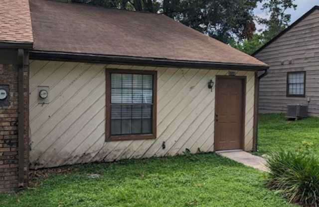 AVAILABLE 7/25/25 - Large 2/1 Townhouse Close To TCC/FSU! photos photos