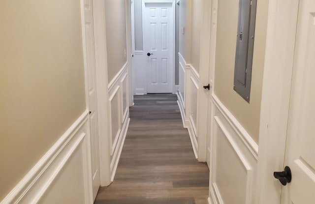 17 West Talbott Street - 1G Available $600 photos photos