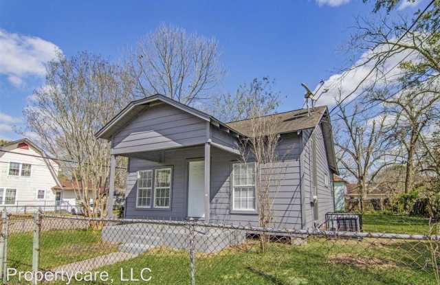 1500 Elm St. - 1500 Elm Street, Baytown, TX 77520