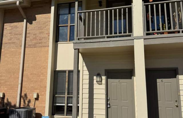 1 Bedroom Condo with Access to Community pool and BBQ Grill Great for Entertaining photos photos