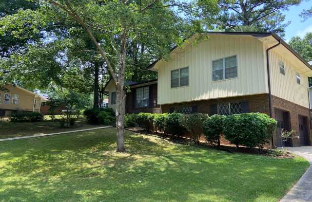 FIRST MONTH FREE! Please contact our leasing agent for more information. - 206 Acorn Street, Forestdale, AL 35214