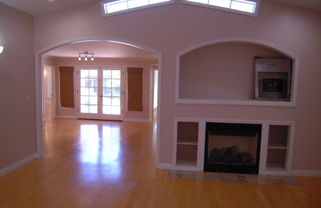 3462 Murdoch Ct Gallery 3