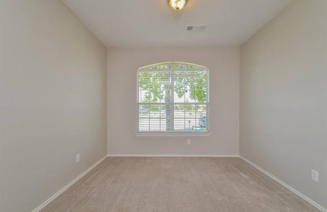 432 Willowlake Drive Gallery 4
