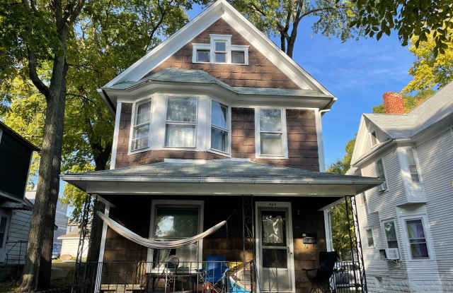 4 Bedroom and 1.5 Bathroom house! photos photos