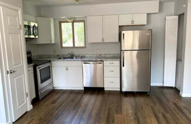2512 E Monument St photos photos