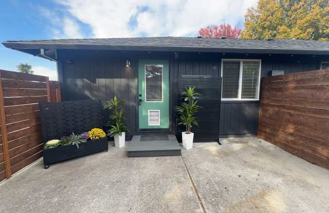 1 Bed 1 Bath ADU House Gallery 1