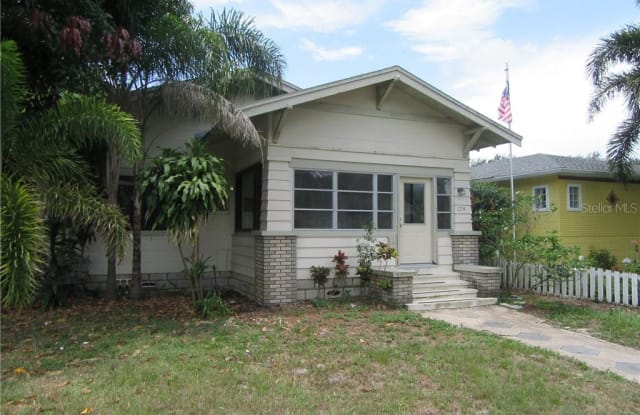 1074 23RD AVENUE N - 1074 23rd Avenue North, St. Petersburg, FL 33704