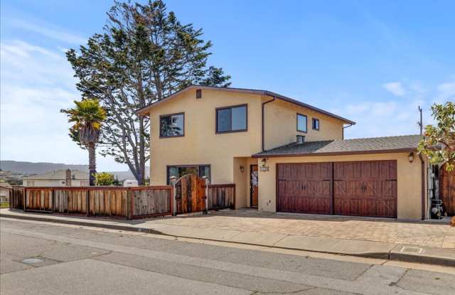 Beautiful Large Three Bedroom on Corner Lot in Upper Seaside Available April 20th - 1753 Juarez Street, Seaside, CA 93955