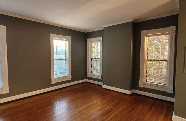 463 W Gray St photos photos