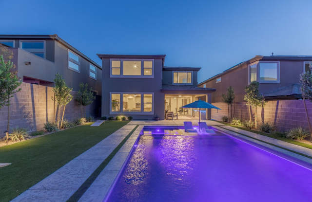 Luxury Henderson Retreat with Private Pool & Loft Gallery 1
