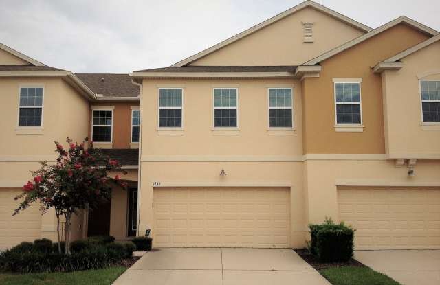 Amazingly Upgraded 3 bd / 2.5 ba Townhome ! Gallery 1