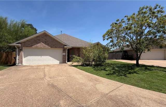 1102 Crested Point Court Gallery 2