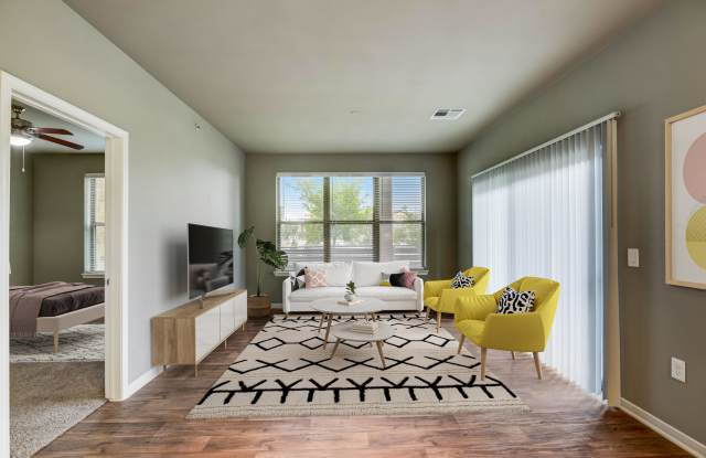 Gateway Oaks Apartments Gallery 2