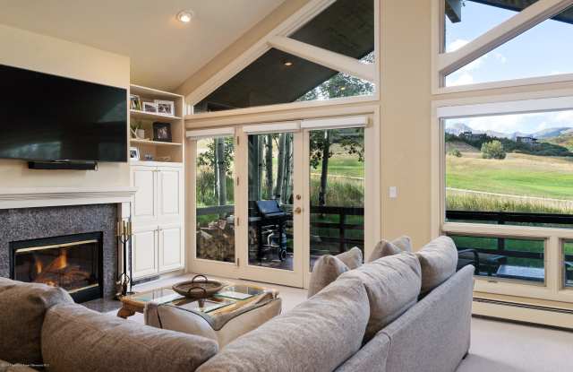 225 Fairway Drive Gallery 3