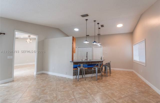 17601 SW 138th Ct Gallery 4