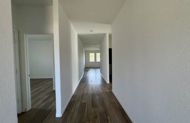 1102 Banyan Drive Gallery 2