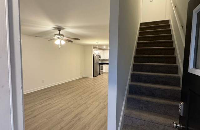 New Construction! 3 bed 2.5 bath townhome Gallery 4