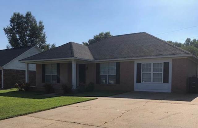 Beautiful Home on Autumn Cove close to Harding University photos photos