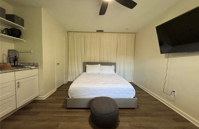 5639 Lincoln St photos photos