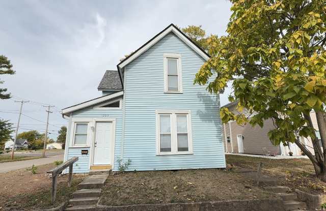Beautiful Muncie Property! - 1202 East 5th Street, Muncie, IN 47302