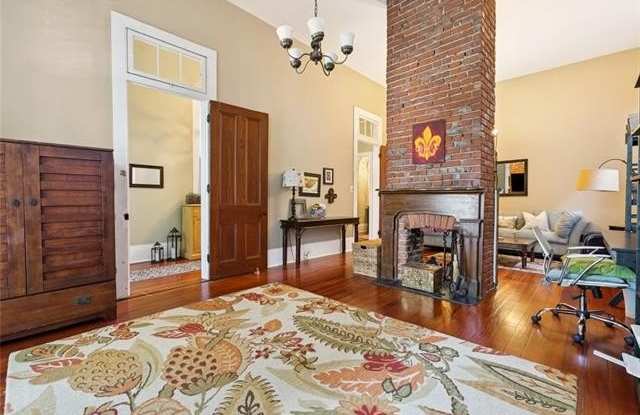 827 WASHINGTON Avenue Gallery 3