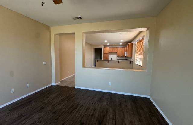 Cypress Pointe Home, 3 Bedrooms 2 Bathrooms, Gallery 1