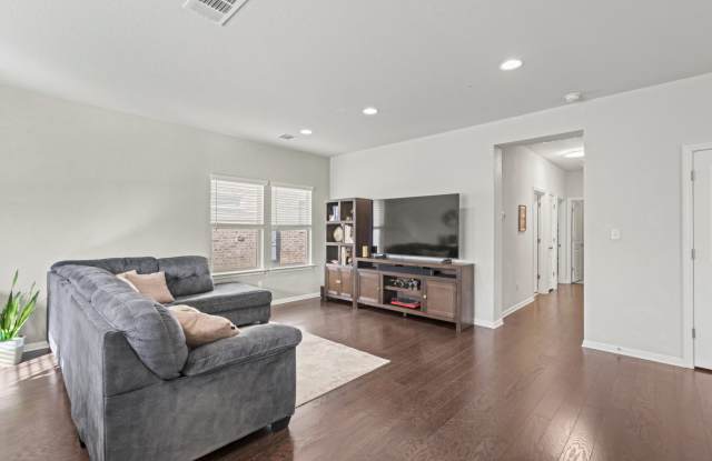 8144 Daisy Cutter Crossing photos photos