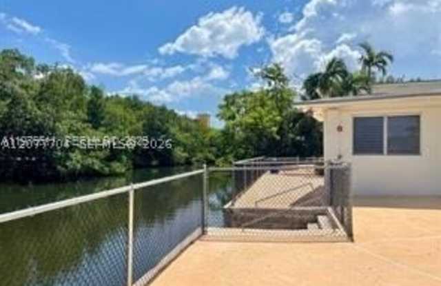 13035 Emerald Dr Gallery 2