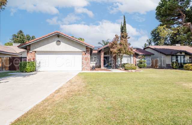 4 Bedroom/2 Bath Home with a Pool and Solar - $2695 Per Month! - 9408 Bracken Oak Way, Bakersfield, CA 93311