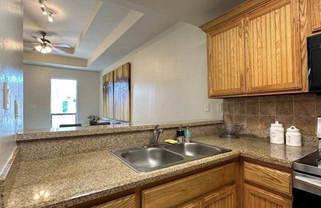 2000 Westminster Cir Gallery 4