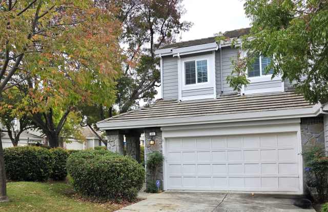 Beautiful, Easy Living in 3bd/2.5ba in Clayton's Black Diamond Gallery 1