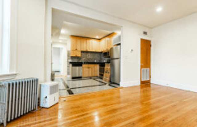 Brookline / BU Central Campus 4 Bed/2 Bath on Babcock St for September 1st.  Students Welcome!!! Gallery 4