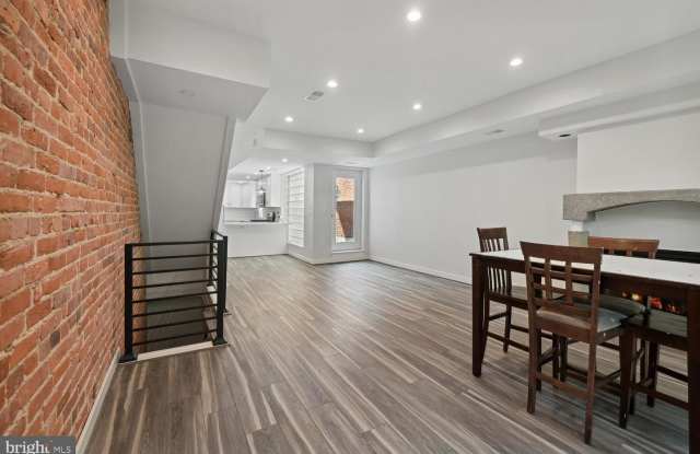 1850 INGLESIDE TER NW #2 Gallery 4