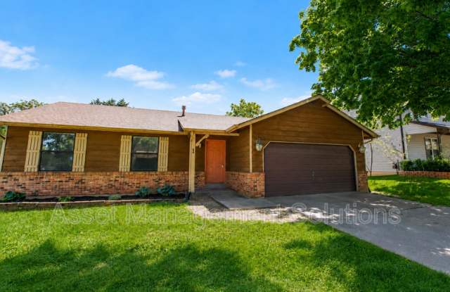 1 Oak Point Dr Gallery 1