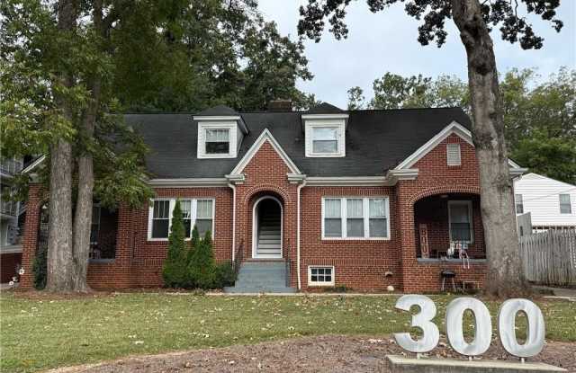 300 Forrest Avenue photos photos