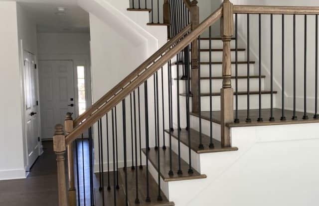 Spacious 3BR/2.5BA home in North Nashville with an abundance of natural light throughout! Gallery 3