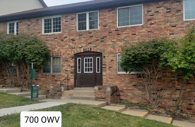 Spacious 2 bedroom, 1 bath Condominium available in Coralville - 706 21st Avenue Place, Coralville, IA 52241 Spacious 2 bedroom, 1 bath Condominium available in Coralville - 706 21st Avenue Place, Coralville, IA 52241